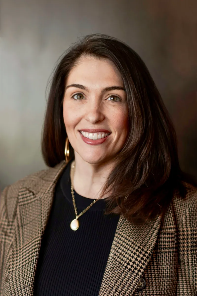 Dr. Lara Cavin